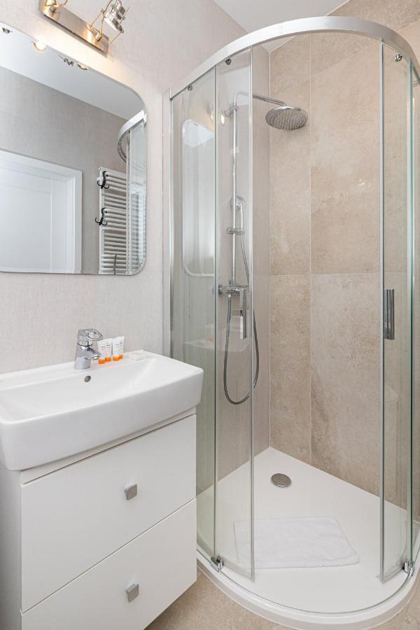 Plac Unii Apartment Gdynia City Centre By Noclegi Renters Exterior photo